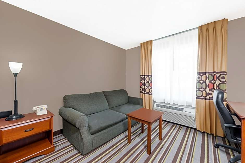 Super 8 by Wyndham Bolivar