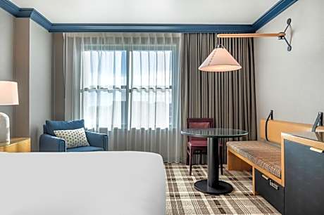Classic Deluxe Room - 1 King Bed