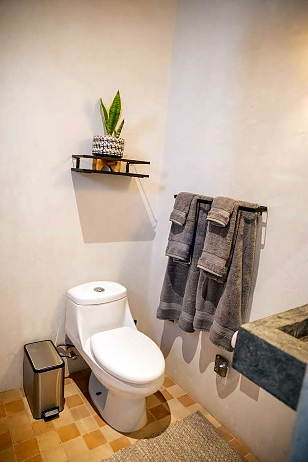 Pure Baja Private Suites-Upscale Property with Infinity Pool and Lush Gardens