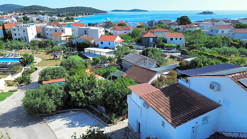 Apartments CVITA Holiday