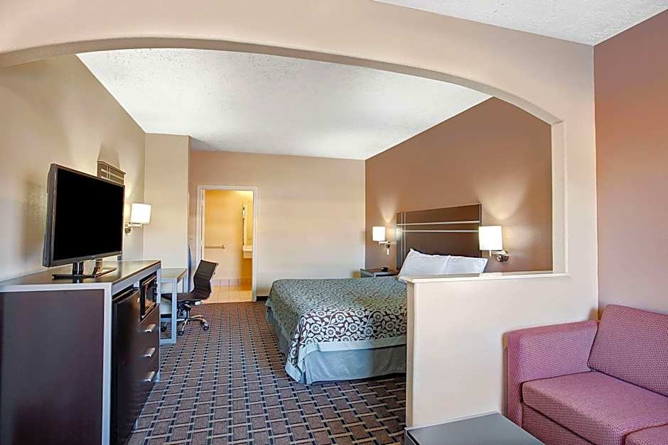 Days Inn & Suites by Wyndham Houston North/Spring