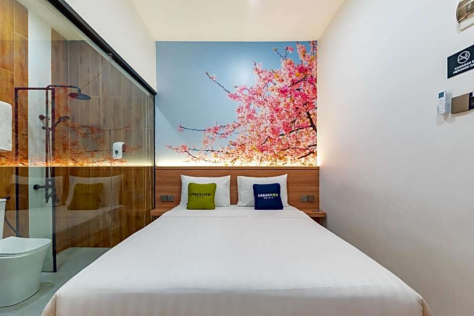 Urbanview Hotel R House Batuaji