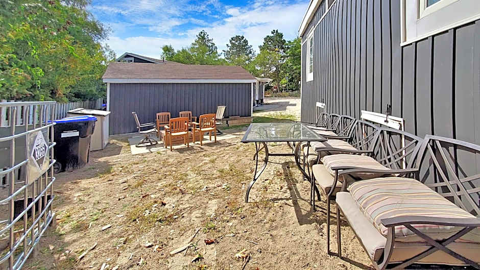 Main Beach River Retreat - Wasaga Beach 1 - Main Strip - 93 Mosley St