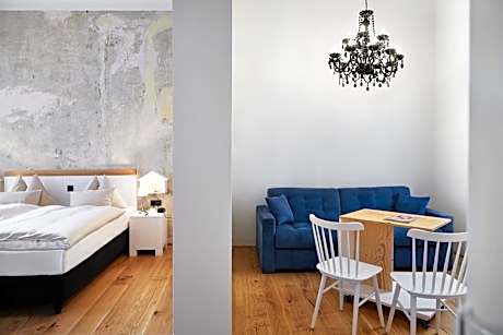 Grand Independent Room