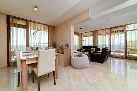 Presidential Maisonette with Sea View