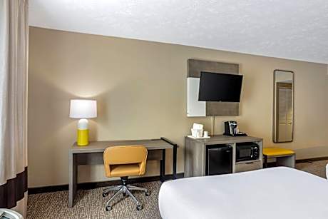 Queen Room with Two Queen Beds - Non-Smoking