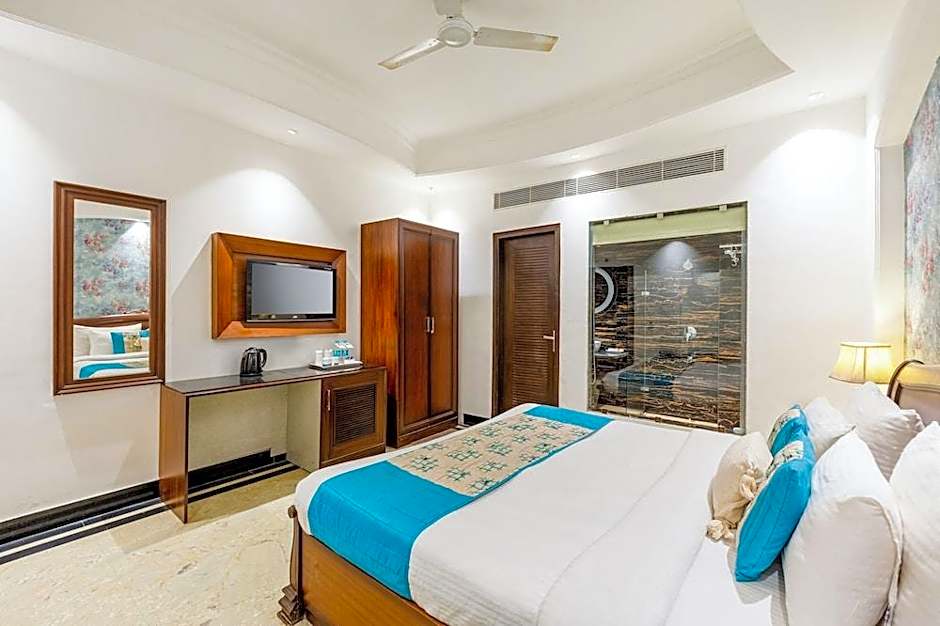 Hotel Emperor Palms