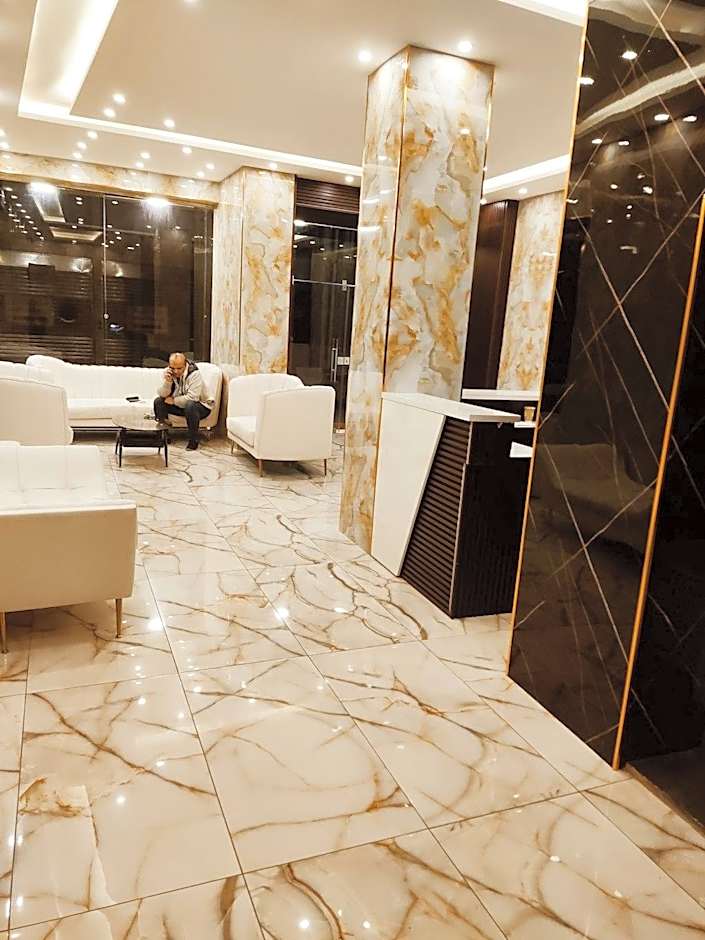 Golden Hotel