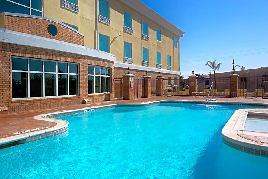 Holiday Inn Express Pearland By IHG