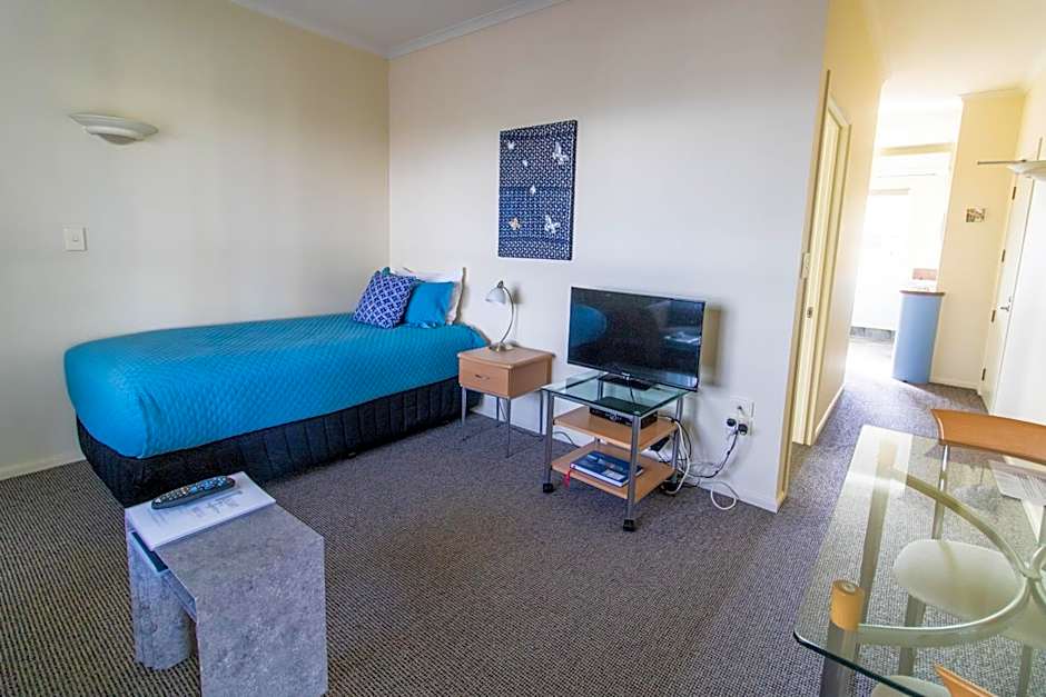 Photo 1 of 12 of 1 Bedroom Apartment