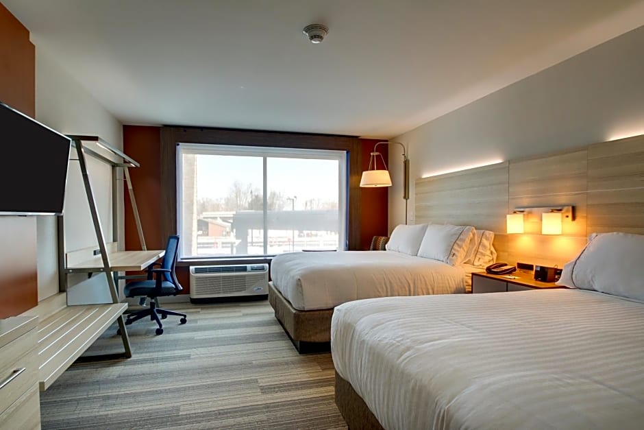 Holiday Inn Express & Suites Galesburg, an IHG Hotel
