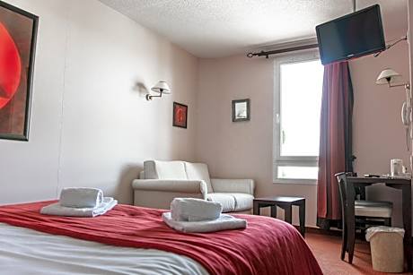 Triple Room (2 Adults + 1 Child)