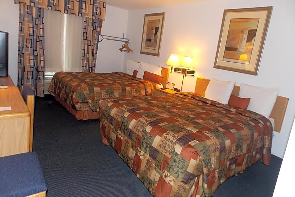 Norwood Inn & Suites - Roseville