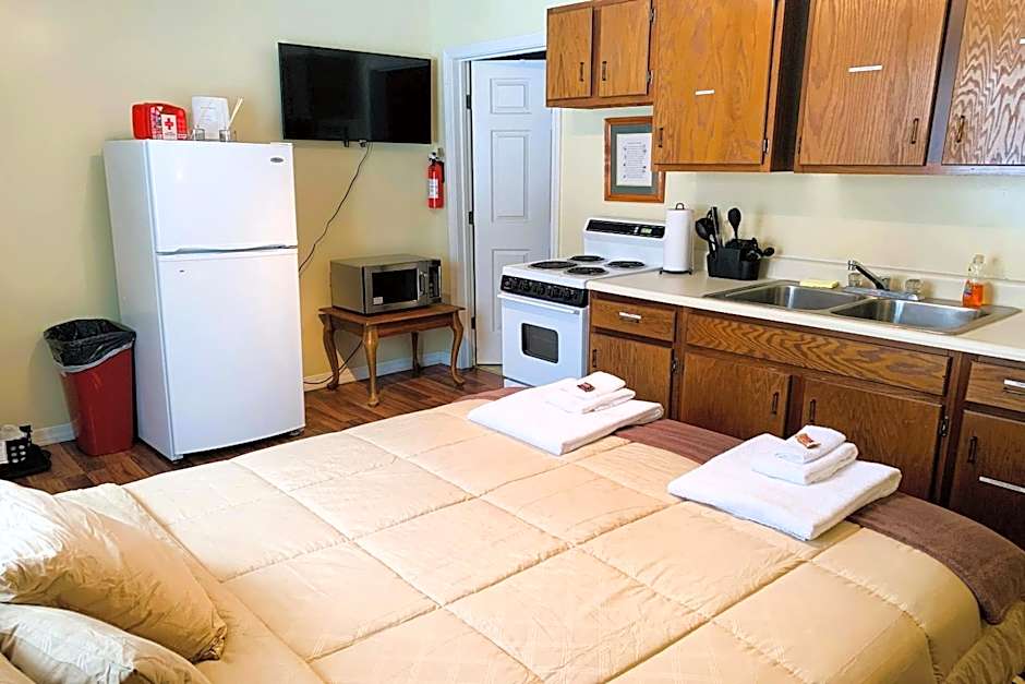 Love Hotels St John River by OYO at Fort Kent ME