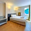 Moonshine Hotel & Suites