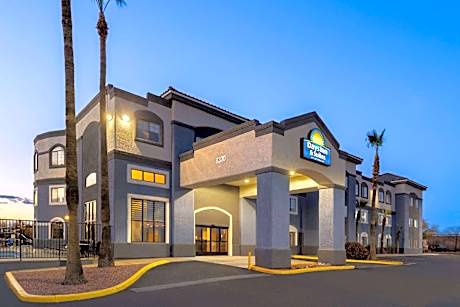 Days Inn & Suites by Wyndham Tucson/Marana