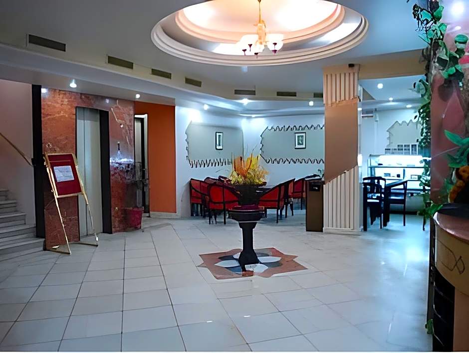 Hotel Ranjits Lakeview