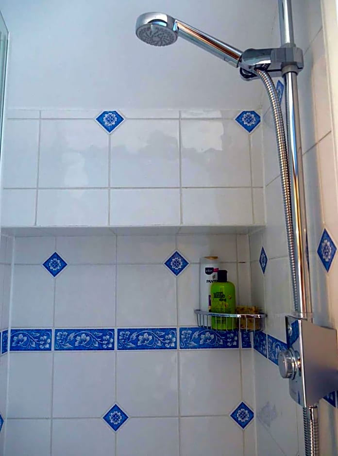 One Pelham Grove Bed & Breakfast