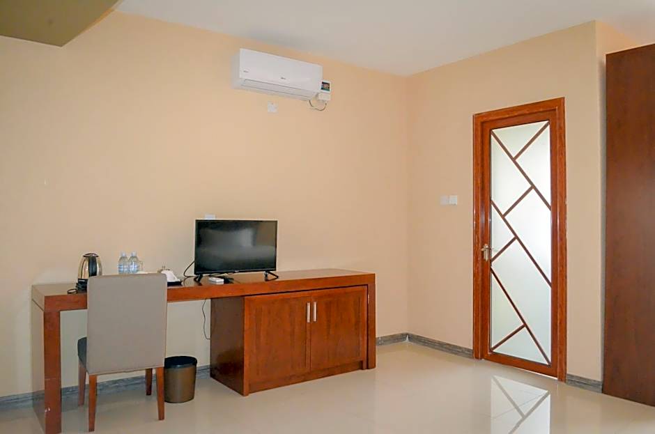 Hillside Plaza Hotel