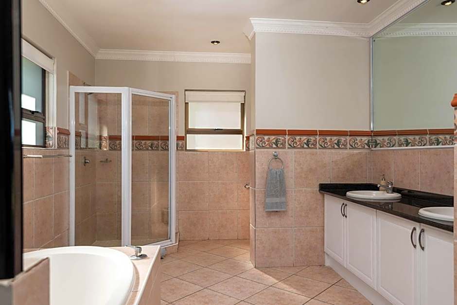 Shangri-La 6 Bedroom Ballito Beachfront KBW1