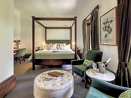 Picadilly Garden Room