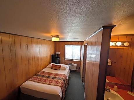 Micro Room wiht Queen Bed