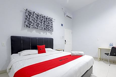RedDoorz Plus near Thamrin Plaza Medan