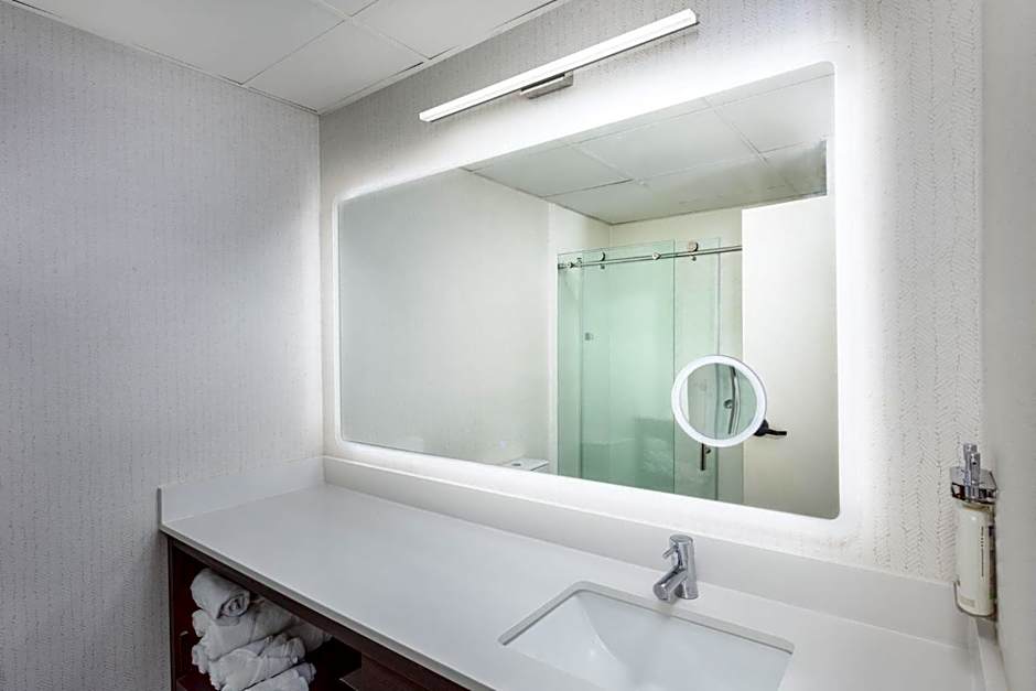 Holiday Inn & Suites Springfield-I-44 By IHG