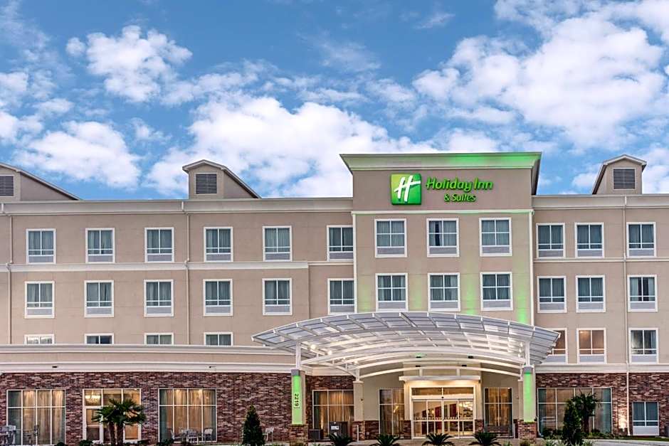 Holiday Inn & Suites Lafayette North by IHG