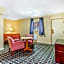 OYO Hotel Downtown Peoria IL I-74