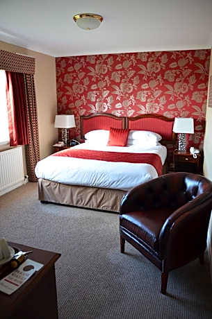 Family Suite (2 Adults + 2 Children)