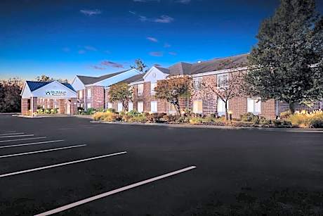 HomeTowne Studios by Red Roof East Lansing - Okemos