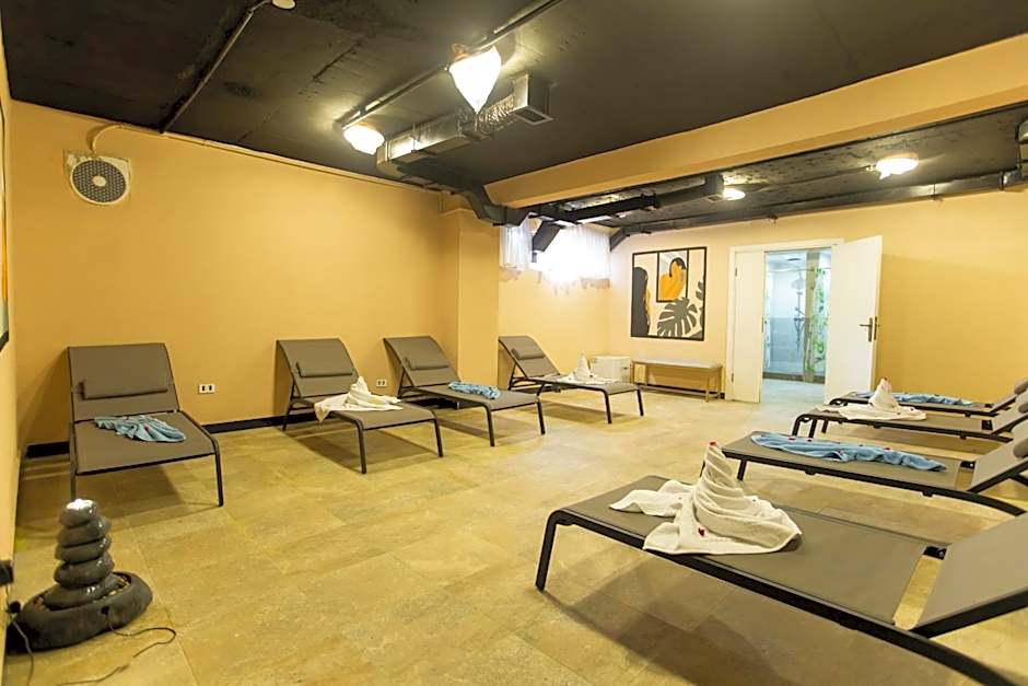 Vibes Hotel and Spa