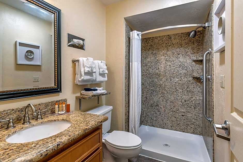 Lincoln Sands Oceanfront Resort, an Ascend Collection Hotel