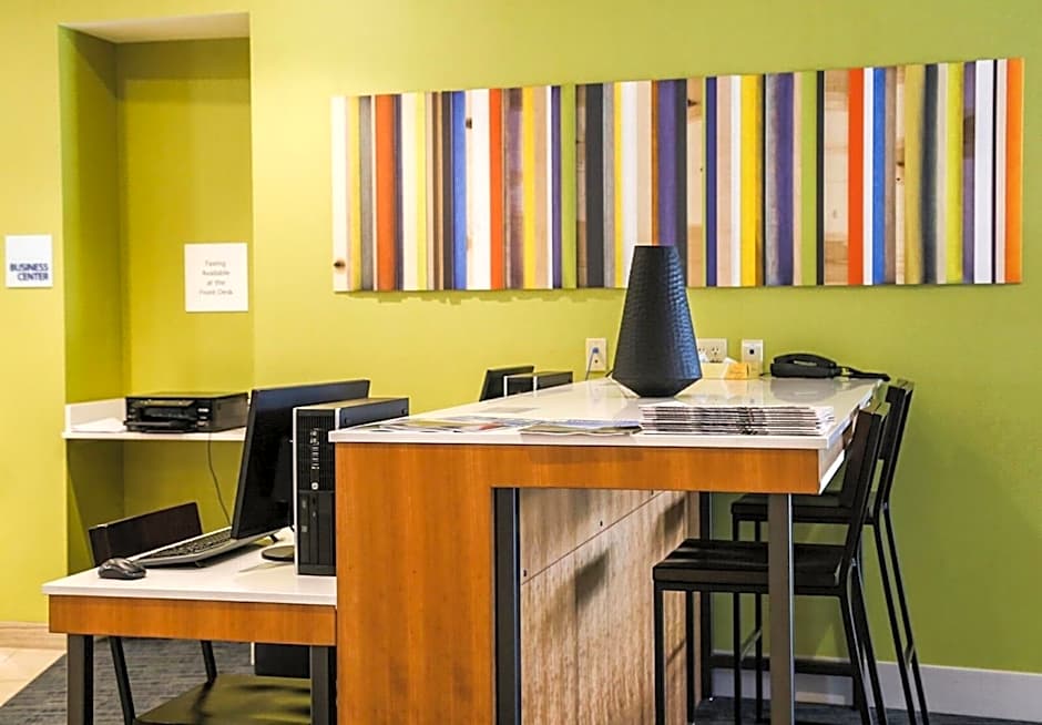 Holiday Inn Express & Suites Kingston-Ulster By IHG