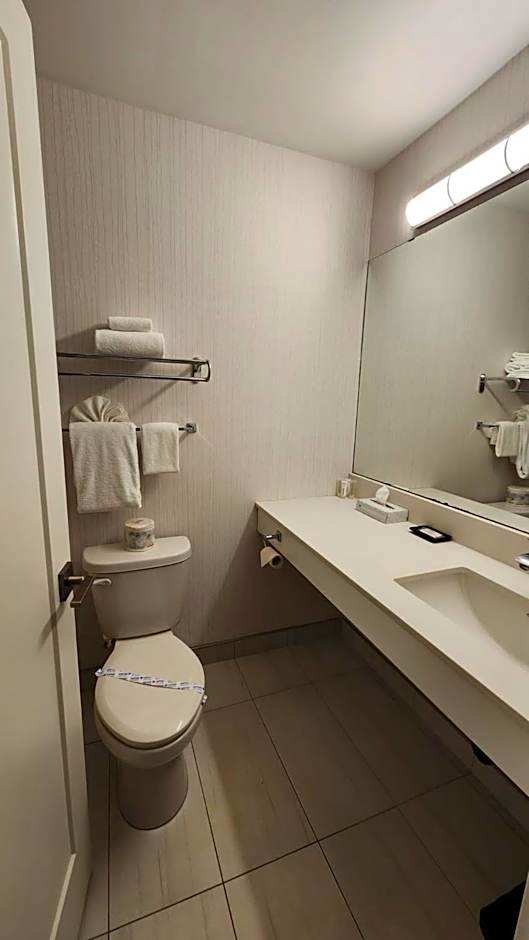 The Cedars Inn Hotel & Convention Centre