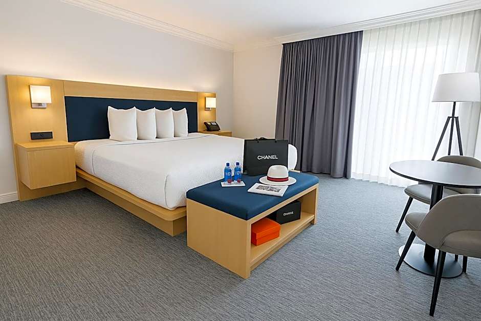 The Live Hotel