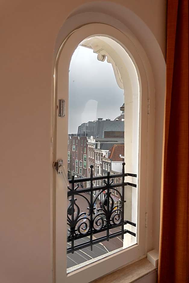 CS Hotel