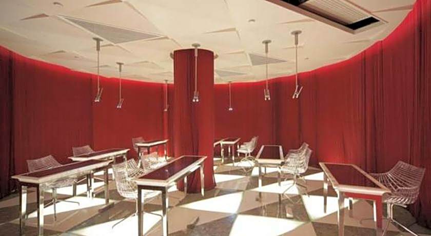 Kowloon Harbourfront Hotel