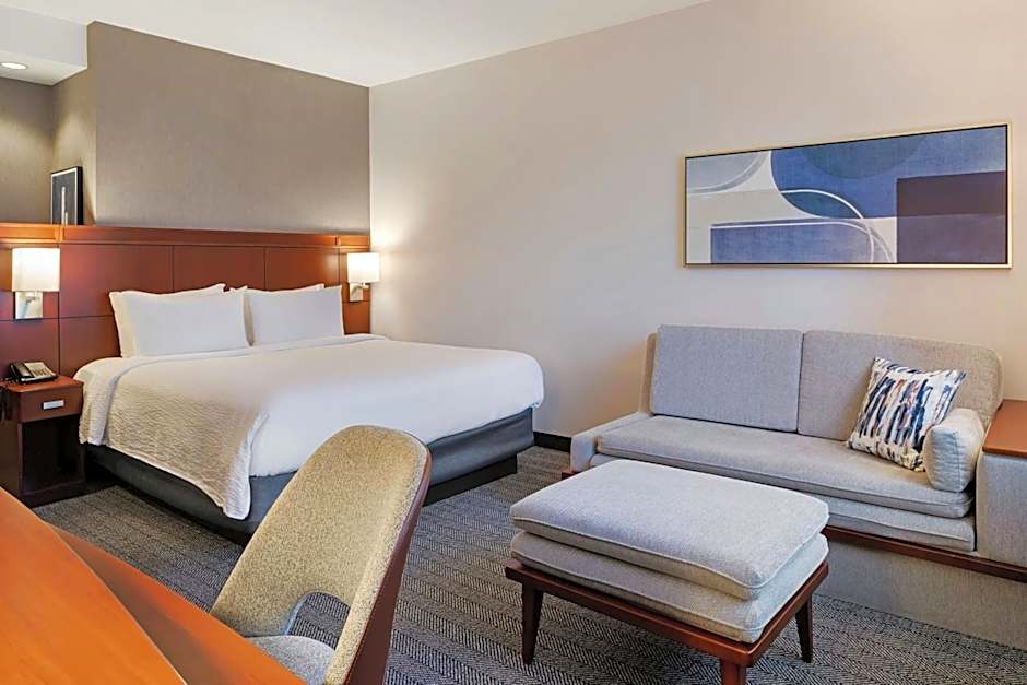 Courtyard by Marriott Long Beach Airport