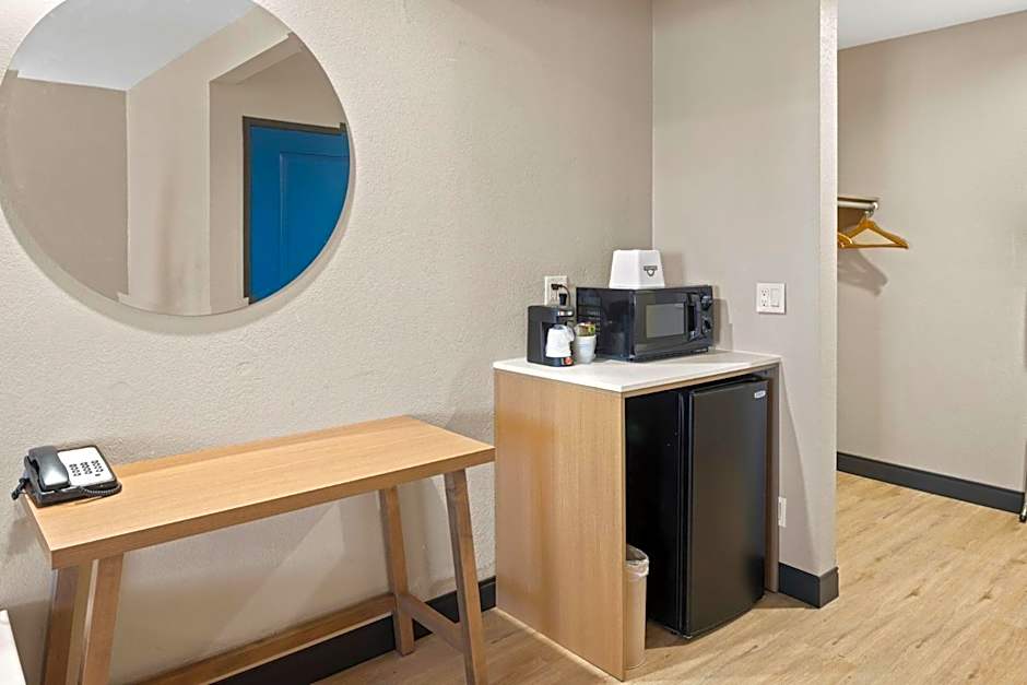 Days Inn by Wyndham San Diego-East/El Cajon