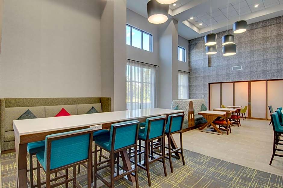 Hampton Inn By Hilton & Suites Portland, ME