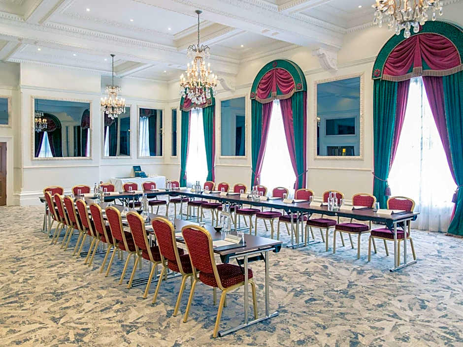 Bristol Grand Hotel By Sunday