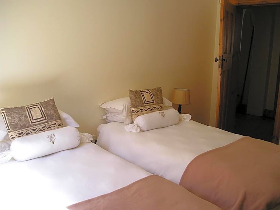 Photo 1 of 4 of 1 King Bed or 2 Beds, Bathtub