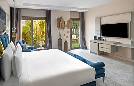 Swim Up Garden Suite