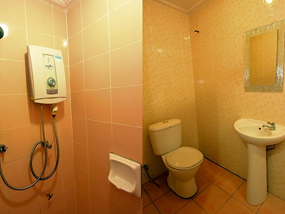 OYO 89642 Highway Inn