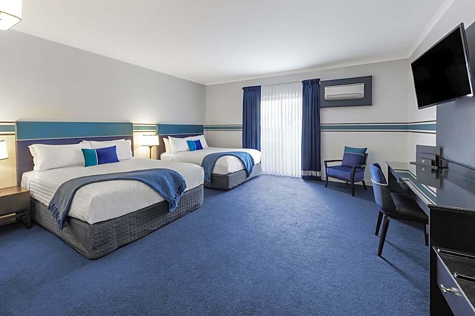 Ramada by Wyndham Diplomat Canberra