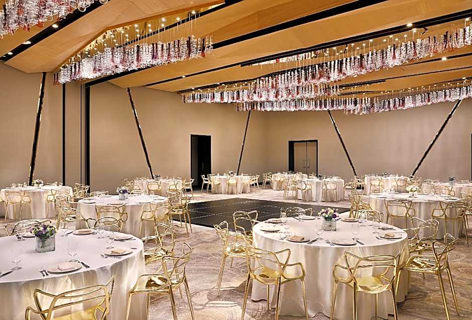 AlRayyan Hotel Doha - Curio a collection by Hilton