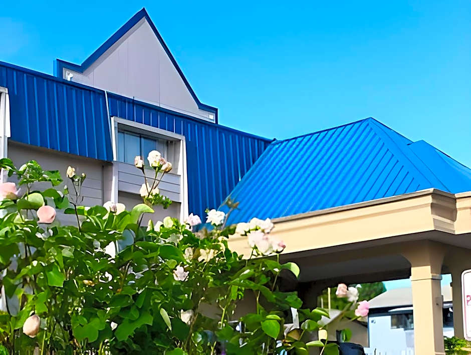 Super 8 by Wyndham SeaTac Airport