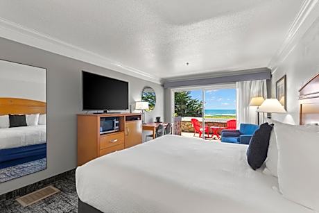 King Bed with Ocean View - (No Pets)